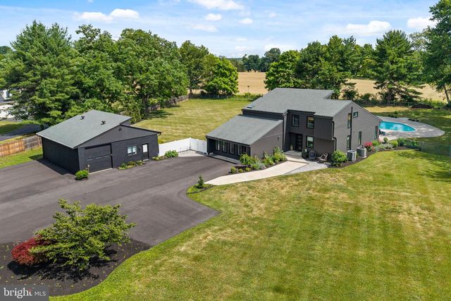 2576 MONMOUTH RD, Jobstown, NJ 08041