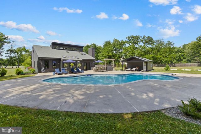 2576 MONMOUTH RD, Jobstown, NJ 08041