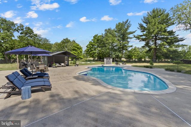 2576 MONMOUTH RD, Jobstown, NJ 08041