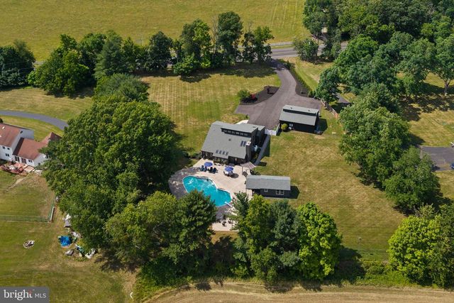 2576 MONMOUTH RD, Jobstown, NJ 08041