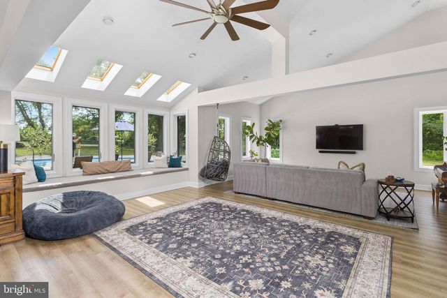 2576 MONMOUTH RD, Jobstown, NJ 08041