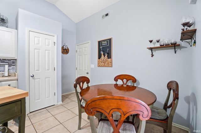 1918 Beechmont Drive, Fort Wayne, IN 46825