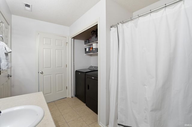 1918 Beechmont Drive, Fort Wayne, IN 46825