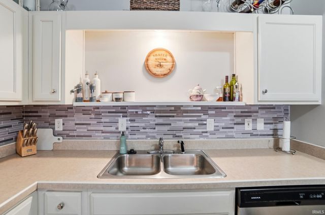 1918 Beechmont Drive, Fort Wayne, IN 46825