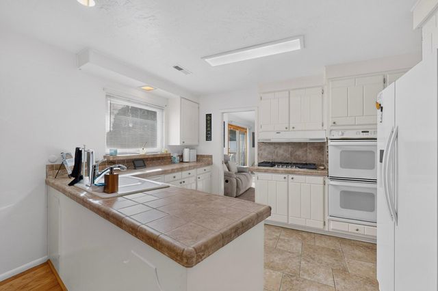 7108 Vista Del Arroyo Avenue NE, Albuquerque, NM 87109