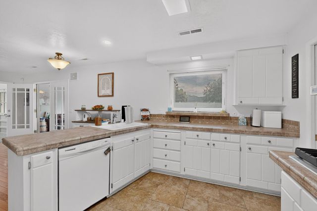 7108 Vista Del Arroyo Avenue NE, Albuquerque, NM 87109