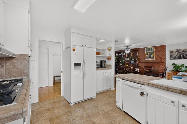 7108 Vista Del Arroyo Avenue NE, Albuquerque, NM 87109