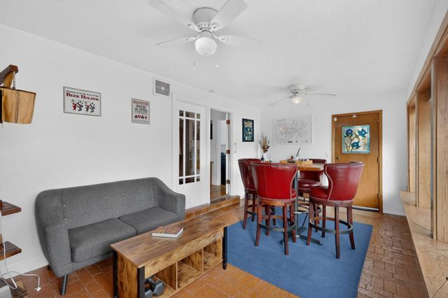 7108 Vista Del Arroyo Avenue NE, Albuquerque, NM 87109
