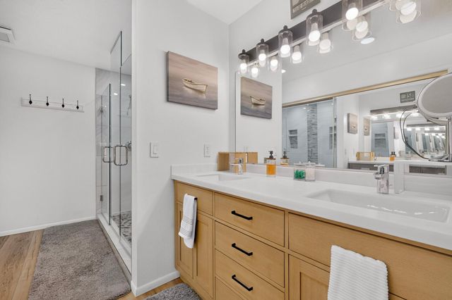 7108 Vista Del Arroyo Avenue NE, Albuquerque, NM 87109