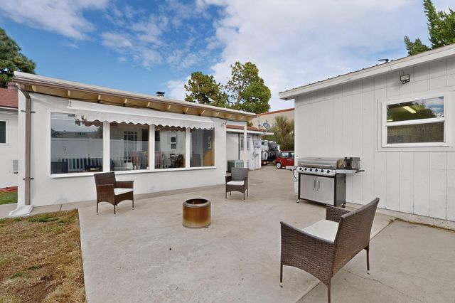 7108 Vista Del Arroyo Avenue NE, Albuquerque, NM 87109