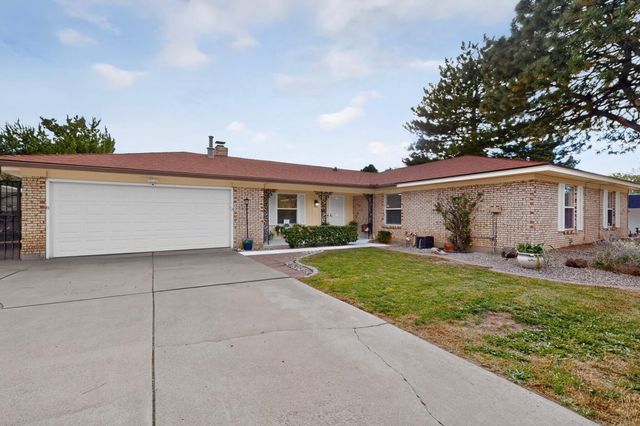 7108 Vista Del Arroyo Avenue NE, Albuquerque, NM 87109