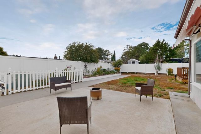 7108 Vista Del Arroyo Avenue NE, Albuquerque, NM 87109