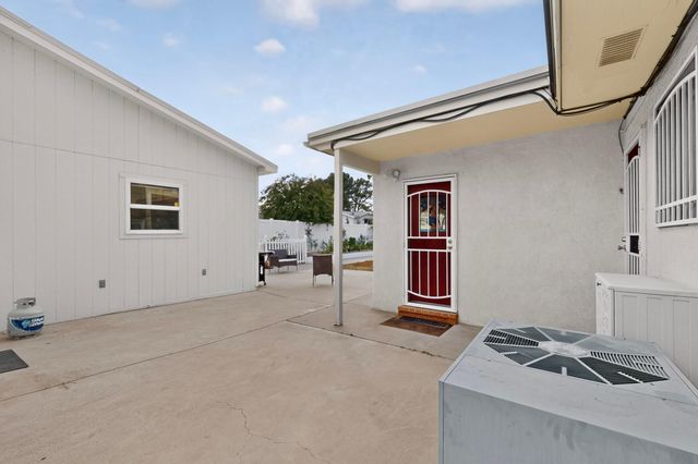 7108 Vista Del Arroyo Avenue NE, Albuquerque, NM 87109