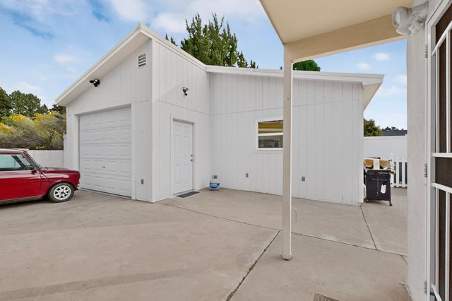 7108 Vista Del Arroyo Avenue NE, Albuquerque, NM 87109