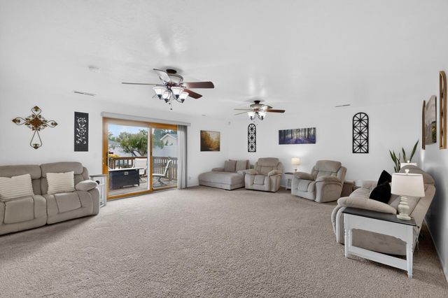 7108 Vista Del Arroyo Avenue NE, Albuquerque, NM 87109