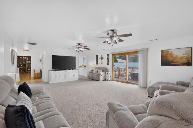 7108 Vista Del Arroyo Avenue NE, Albuquerque, NM 87109