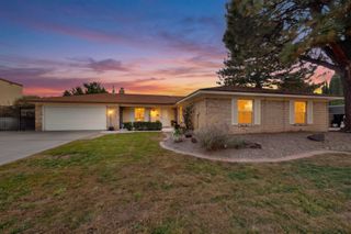 7108 Vista Del Arroyo Avenue NE, Albuquerque, NM 87109