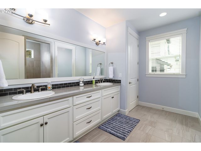 5809 Ne 120TH St, Vancouver, WA 98686