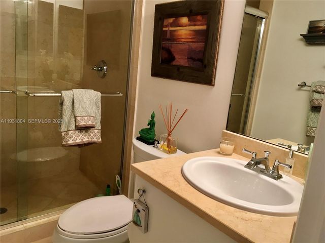 19900 E Country Club Dr 812, Aventura, FL 33180