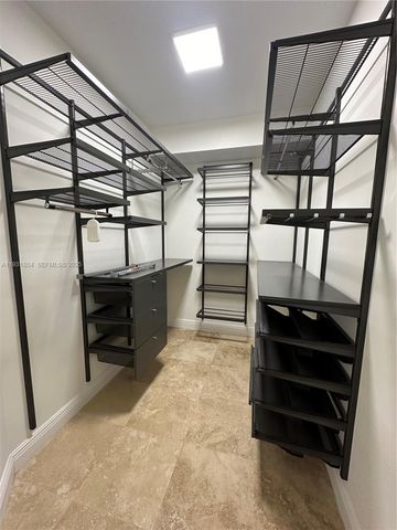 19900 E Country Club Dr 812, Aventura, FL 33180