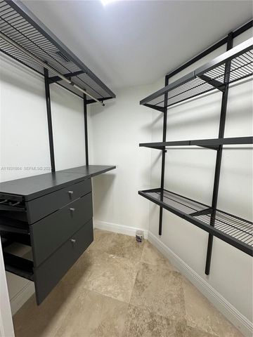 19900 E Country Club Dr 812, Aventura, FL 33180