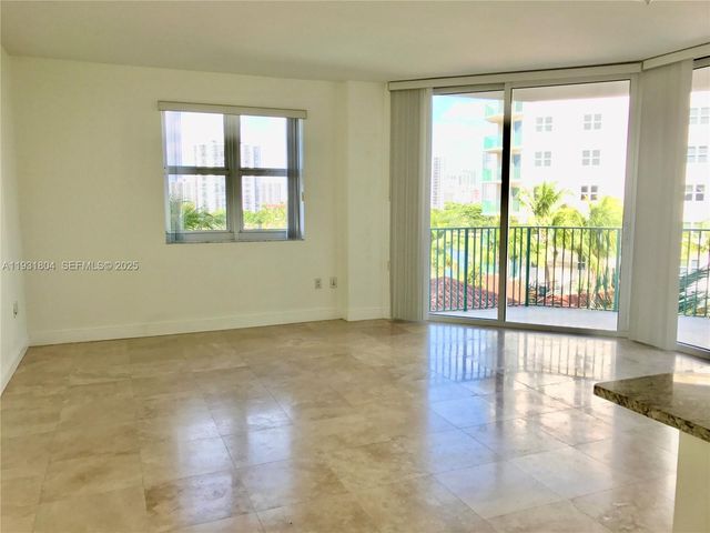 19900 E Country Club Dr 812, Aventura, FL 33180