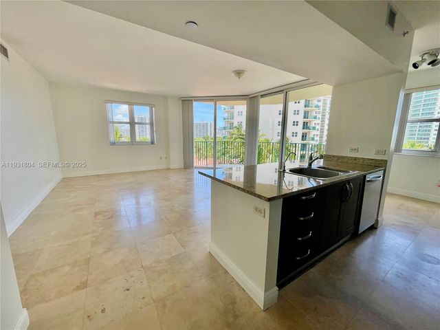 19900 E Country Club Dr 812, Aventura, FL 33180