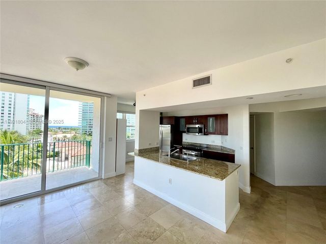 19900 E Country Club Dr 812, Aventura, FL 33180