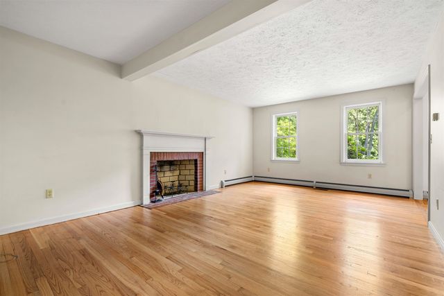 54 Crestwood Drive, Hollis, NH 03049