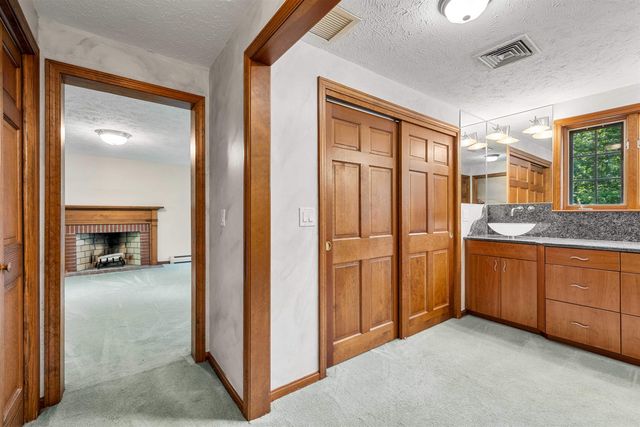 54 Crestwood Drive, Hollis, NH 03049