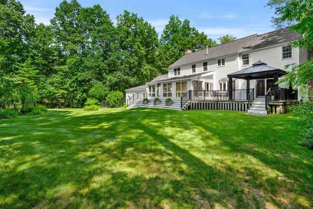 54 Crestwood Drive, Hollis, NH 03049