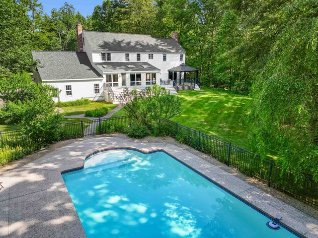 54 Crestwood Drive, Hollis, NH 03049