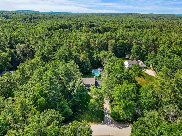 54 Crestwood Drive, Hollis, NH 03049