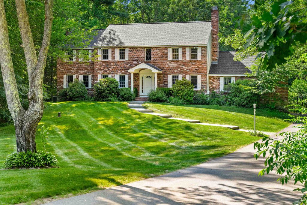 54 Crestwood Drive, Hollis, NH 03049