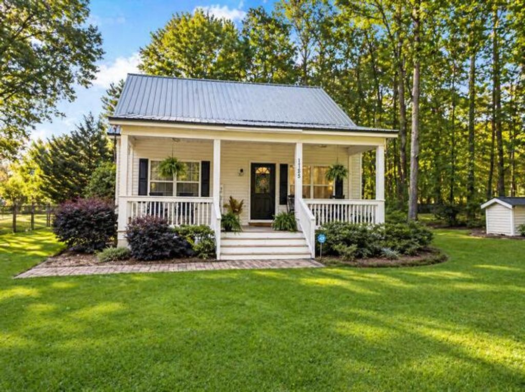 1722 Kenwood Road, Manning, SC 29102