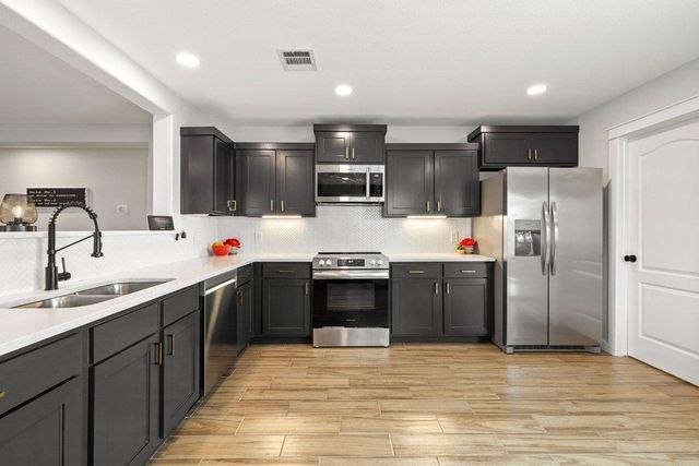 4006 Kings Canyon DR, Taylor, TX 76574