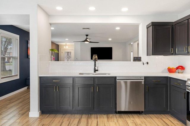 4006 Kings Canyon DR, Taylor, TX 76574