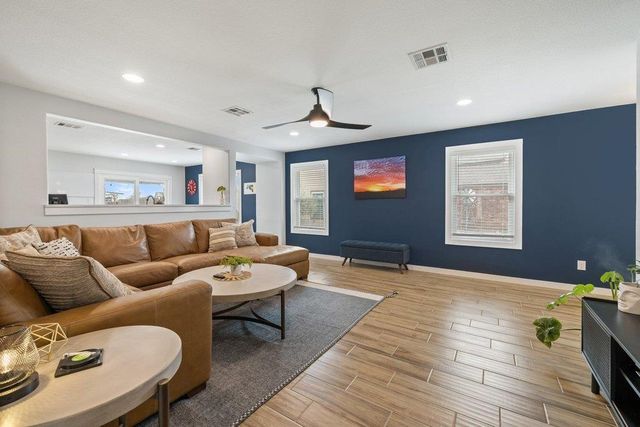 4006 Kings Canyon DR, Taylor, TX 76574