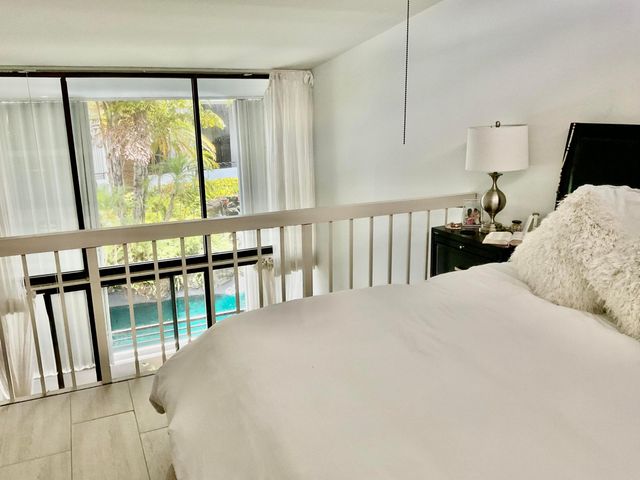 3589 S Ocean Boulevard 26, South Palm Beach, FL 33480