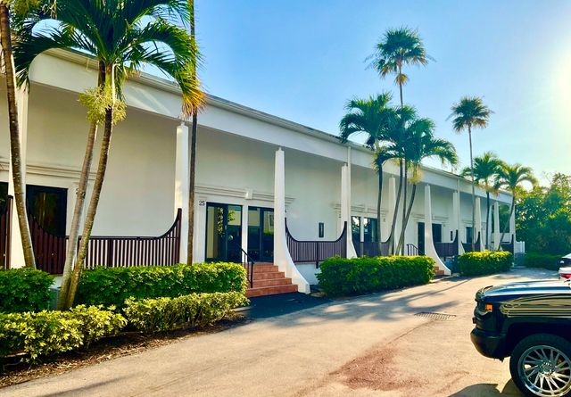 3589 S Ocean Boulevard 26, South Palm Beach, FL 33480