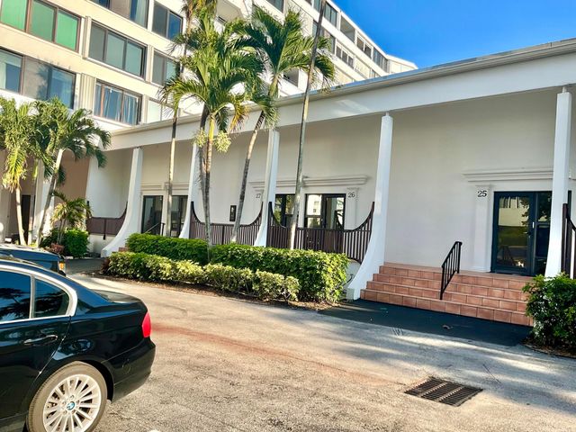 3589 S Ocean Boulevard 26, South Palm Beach, FL 33480