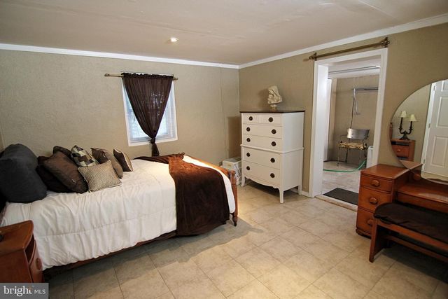 215 W 9TH AVE, Conshohocken, PA 19428