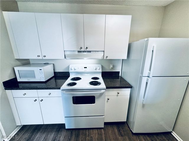 3407 Winkler AVE 308, Fort Myers, FL 33916