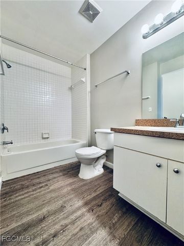 3407 Winkler AVE 308, Fort Myers, FL 33916