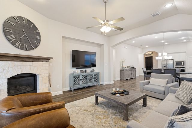 509 Lake Livingston Trail, Mckinney, TX 75071