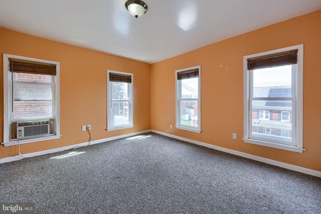 312 W BROADWAY, Red Lion, PA 17356