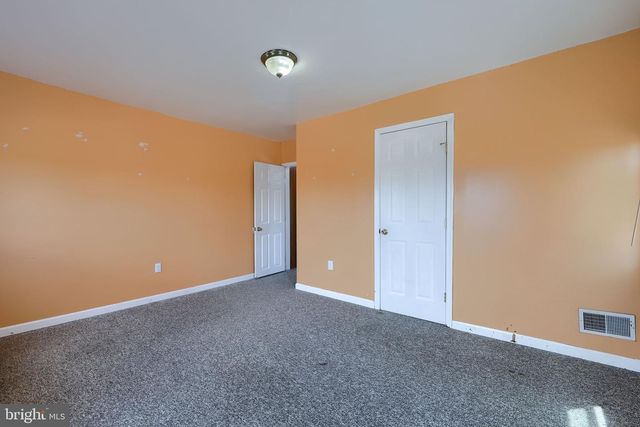 312 W BROADWAY, Red Lion, PA 17356