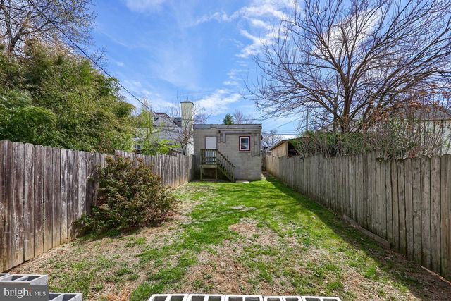 312 W BROADWAY, Red Lion, PA 17356