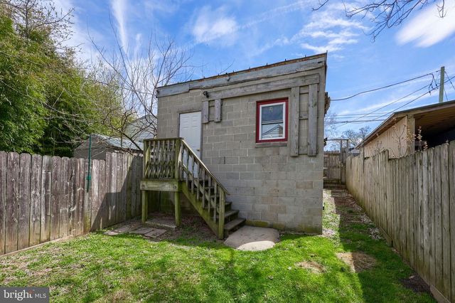 312 W BROADWAY, Red Lion, PA 17356