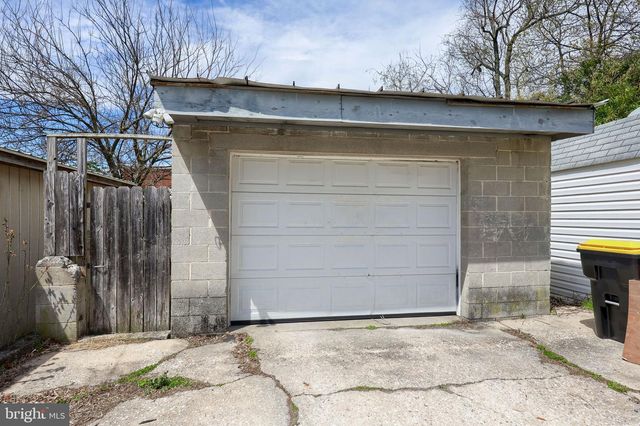 312 W BROADWAY, Red Lion, PA 17356